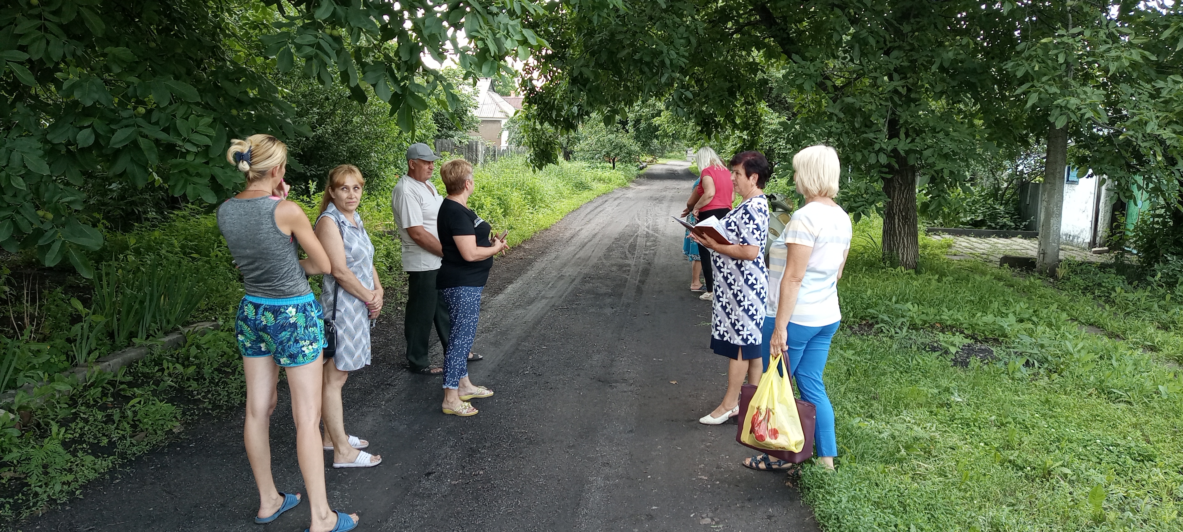 Встреча с населением управляющего делами Рассыпнянской поселковой администрации.