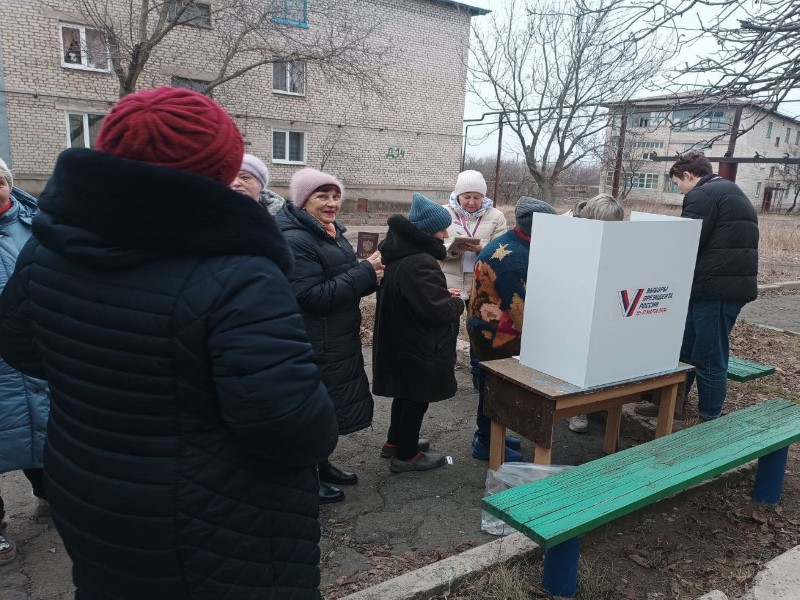 В Торезе стартовало досрочное голосование.