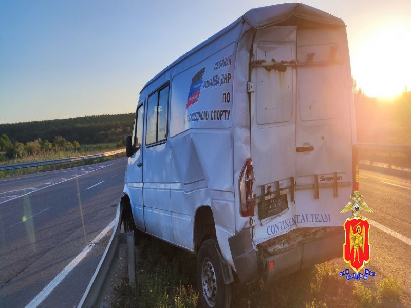 В результате ДТП вблизи Донецка пострадали 7 несовершеннолетних велосипедистов.