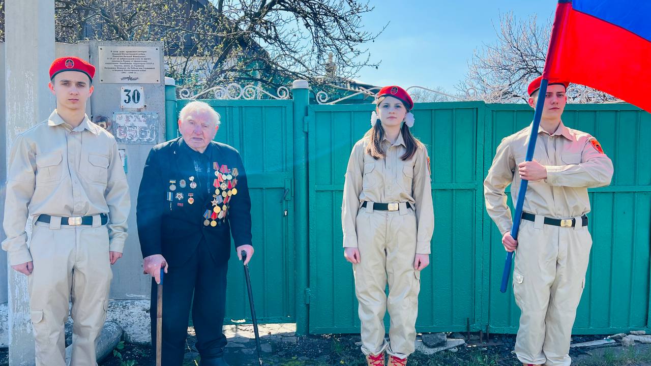 Установка именной таблички «В этом доме проживает ветеран Великой Отечественной войны - Пампухов Василий Михайлович»..