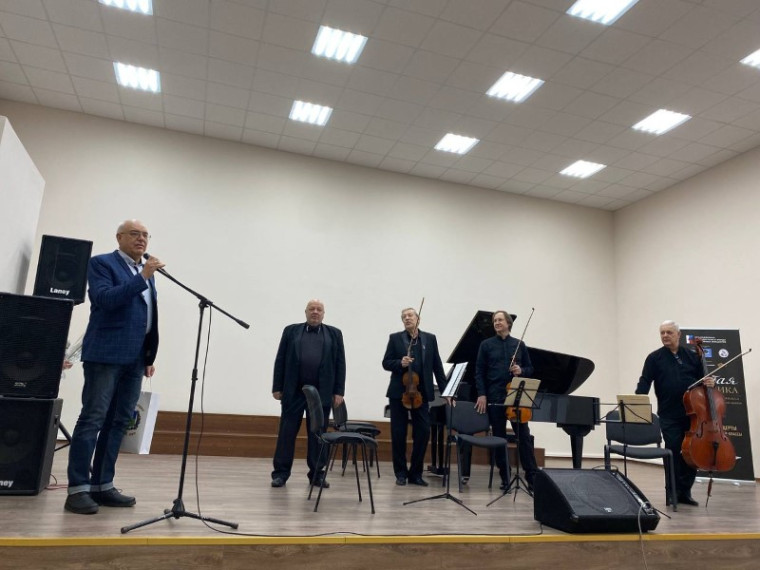 Моцарт: шедевры камерной и вокальной музыки. Моцарт: шедевры камерной и вокальной музыки.