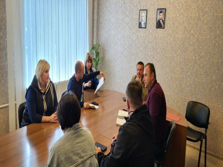 Состоялось заседание постоянного комитета по правовым вопросам, местному самоуправлению, депутатской этике Торезского городского совета. Состоялось заседание постоянного комитета по правовым вопросам, местному самоуправлению, депутатской этике Торезского городского совета.